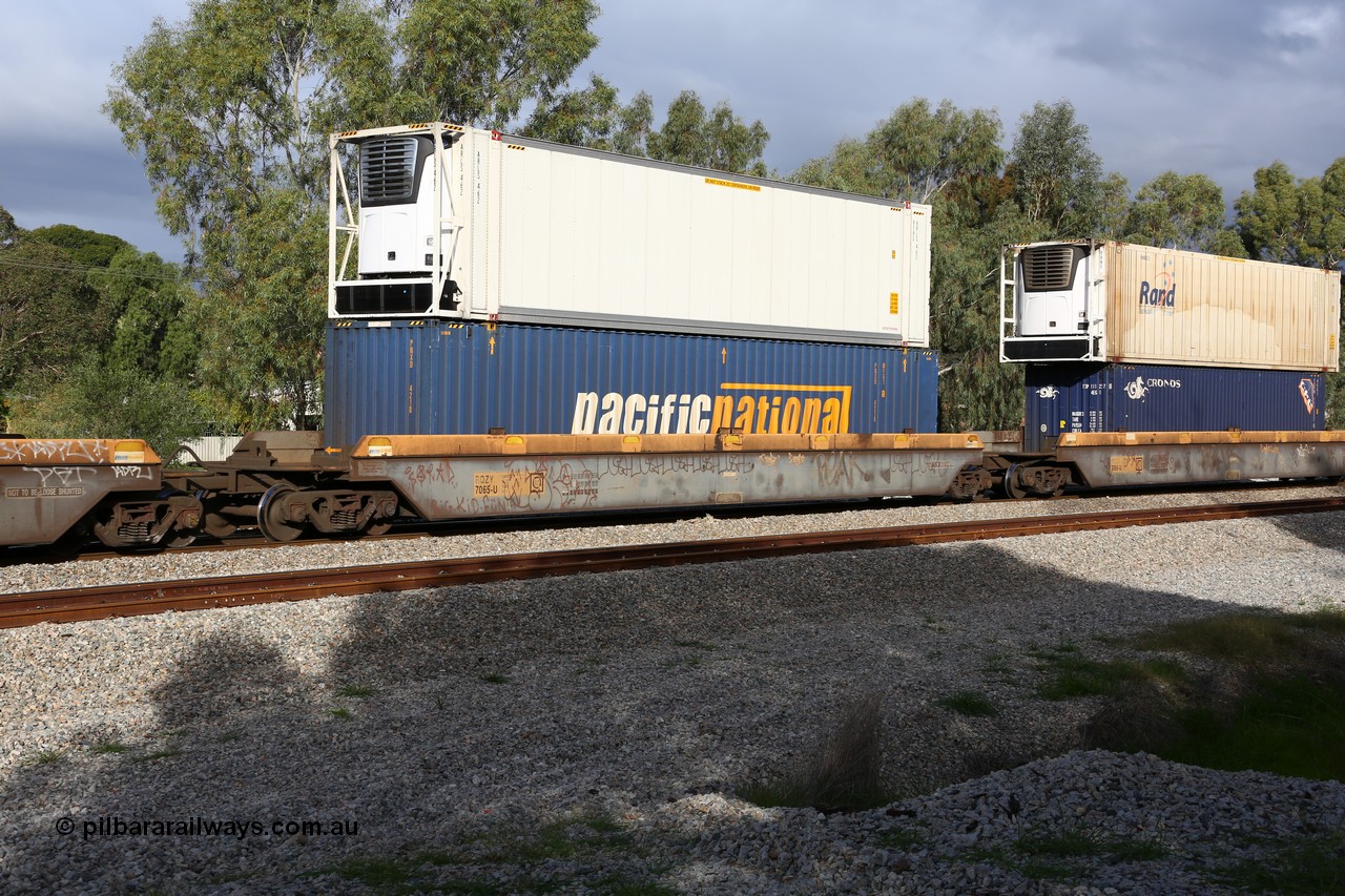 160609 0441
Woodbridge, 5PM5 intermodal train, RQZY 7065
Keywords: RQZY-type;RQZY7065;Goninan-NSW;