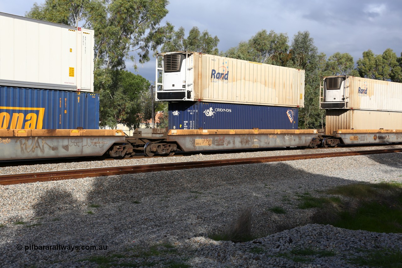 160609 0442
Woodbridge, 5PM5 intermodal train, RQZY 7065
Keywords: RQZY-type;RQZY7065;Goninan-NSW;