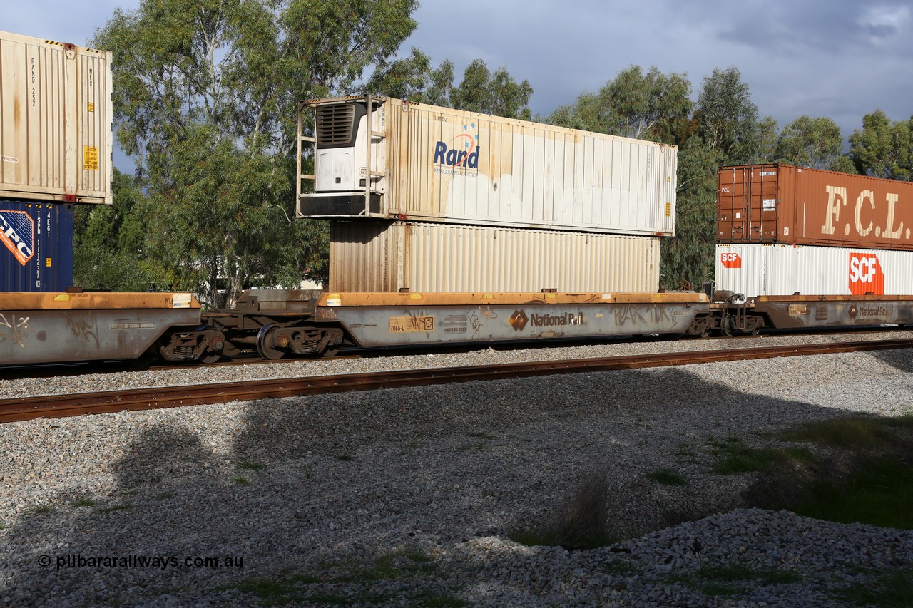 160609 0443
Woodbridge, 5PM5 intermodal train, RQZY 7065
Keywords: RQZY-type;RQZY7065;Goninan-NSW;