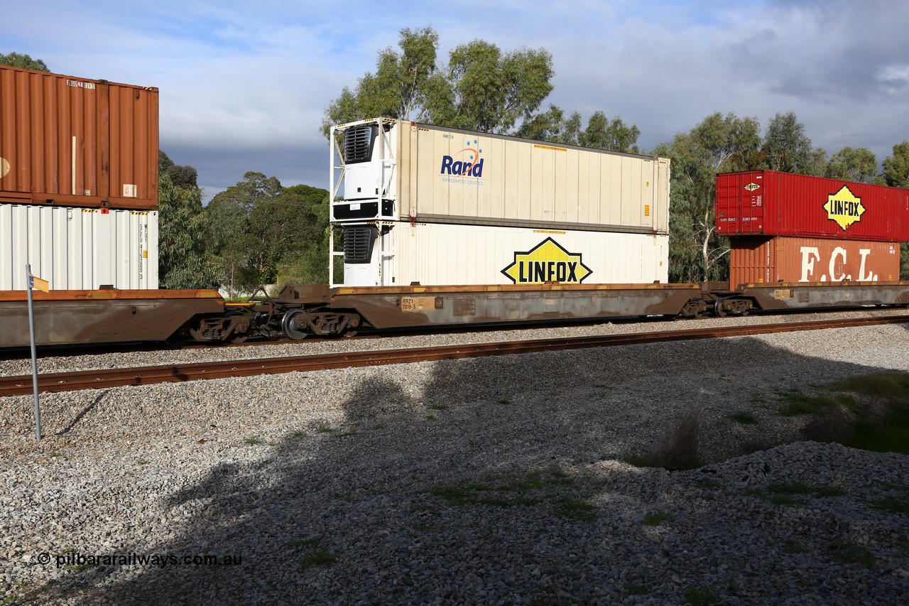 160609 0446
Woodbridge, 5PM5 intermodal train, RRZY 7019
Keywords: RRZY-type;RRZY7019;Goninan-NSW;