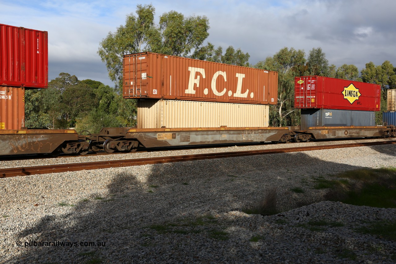 160609 0448
Woodbridge, 5PM5 intermodal train, RRZY 7019
Keywords: RRZY-type;RRZY7019;Goninan-NSW;