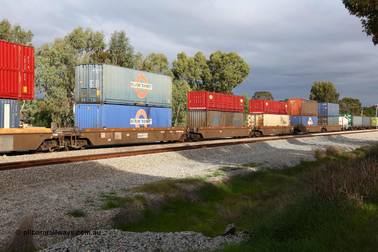 160609 0475
Woodbridge, 5PM5 intermodal train, 5-pack RRRY 7012 well waggon set, one of nineteen built in China at Zhuzhou Rolling Stock Works for Goninan in 2005 with a variety of 40' containers and a 46' reefer.
Keywords: RRRY-type;RRRY7012;CSR-Zhuzhou-Rolling-Stock-Works-China;