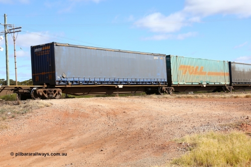 160522 2390
Parkeston, 7MP7 priority service train, RRAY 7229 platform 2 of 5-pack articulated skel waggon set, 1 of 100 built by ABB Engineering NSW 1996-2000, 48' deck, Pacific National 48' MFG4 type curtainsider PNXM 5213.
Keywords: RRAY-type;RRAY7229;ABB-Engineering-NSW;