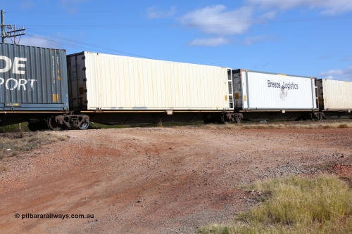 160522 2417
Parkeston, 7MP7 priority service train, RRAY 7255 platform 2 of 5-pack articulated skeletal waggon set, part of one hundred built by ABB Engineering NSW 1996-2000, 48' deck with Pacific National 46' 6