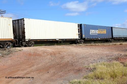 160522 2424
Parkeston, 7MP7 priority service train, RQQY 7079 platform 1 of 5-pack articulated skel waggon set, 1 of 17 built by Qld Rail at Ipswich Workshops in 1995, unmarked Pacific National 46' 6