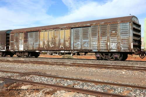 160523 3036
Parkeston, 7SP3 intermodal train, RLSY 18671 louvre van, one of one hundred fifty originally built by Comeng NSW as KLY in 1975-76, then recoded to NLKY, NLUY, RLUY.
Keywords: RLSY-type;RLSY18671;Comeng-NSW;KLY-type;NLKY-type;NLUY-type;RLUY-type;