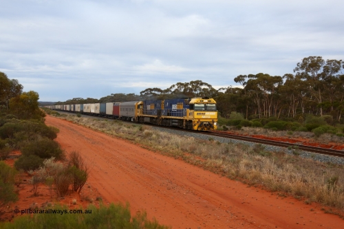 160524 3622
Binduli, Sydney bound 2PS7 priority service train races along past the 643 km behind Goninan built GE model Cv40-9i NR class unit NR 113 serial 7250-09/97-312, originally built for National Rail now in current owner Pacific National livery.
Keywords: NR-class;NR113;Goninan;GE;Cv40-9i;7250-09/97-312;