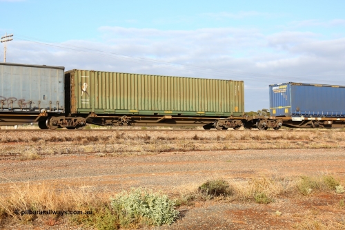 160525 4457
Parkeston, 3PM7 priority service train, RRQY 8408 platform 5 of 5-pack articulated skel waggon, one of thirty four sets built by Qiqihar Rollingstock Works China in 2012, 48' deck with a Intermodal Solutions 48' box RCS 4832.
Keywords: RRQY-type;RRQY8408;Qiqihar-Rollingstock-Works-China;