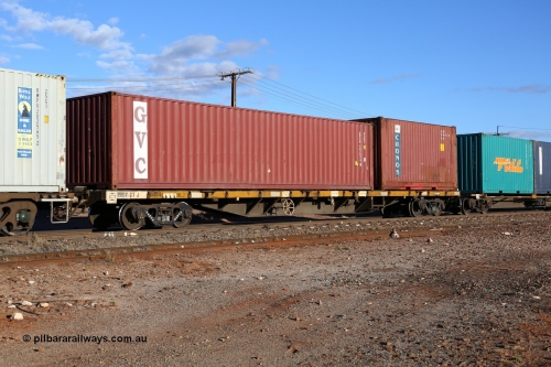 160528 8337
Parkeston, 5SP5 intermodal train, RRDY type 60' container waggon RRDY 77 appears to be a former SAR FQX / AQCX type waggon. Loaded with an old Cronos 20' 2EG1 type box CRYU 476415[9] and a GVC 42G1 type 40' box GVCU 402624[8].
Keywords: RRDY-type;RRDY77;SAR-Islington-WS;FQX-type;