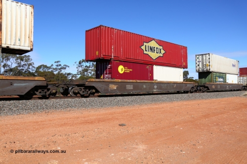 160528 8444
Binduli, intermodal train 6PM6, RRZY type five unit bar coupled well container waggon set RRZY 7023 platform 4, originally built by Goninan in a batch of twenty six RQZY type for National Rail, recoded when repaired. Loaded with a CARU Specialized Leasing 20' 2EG1 type container SLZU 720095[2] and a 20' 25G1 type container CPIU 784499[0] double stacked with a Linfox 48' MFG1 type container DRC 525.
Keywords: RRZY-type;RRZY7023;Goninan-NSW;RQZY-type;