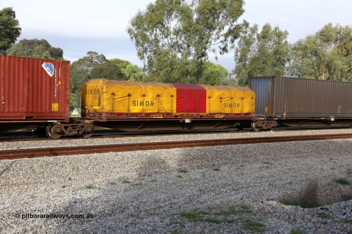 160609 0427
Woodbridge, 5PM5 intermodal train, RRAY 7256 platform 4 of 5-pack articulated skel waggon set, one of 100 built by ABB Engineering NSW 1996-2000, with a Simon 40' flatrack and tarped load.
Keywords: RRAY-type;RRAY7256;ABB-Engineering-NSW;
