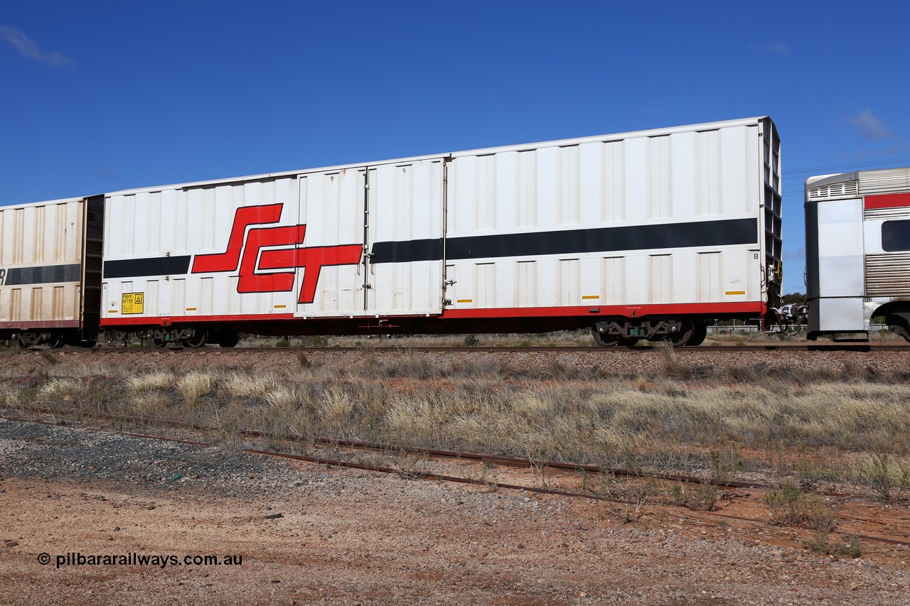 160522 2220
Parkeston, SCT train 6MP9 operating from Melbourne to Perth, PBHY type covered van PBHY 0075 Greater Freighter, built by CSR Meishan Rolling Stock Co China.
Keywords: PBHY-type;PBHY0075;CSR-Meishan-China;