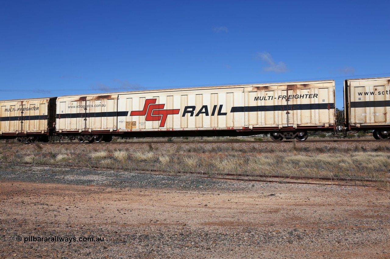 160522 2231
Parkeston, SCT train 6MP9 operating from Melbourne to Perth, PBGY type covered van PBGY 0136 Multi-Freighter, one of eighty units built by Gemco WA with Independent Brake signage.
Keywords: PBGY-type;PBGY0136;Gemco-WA;