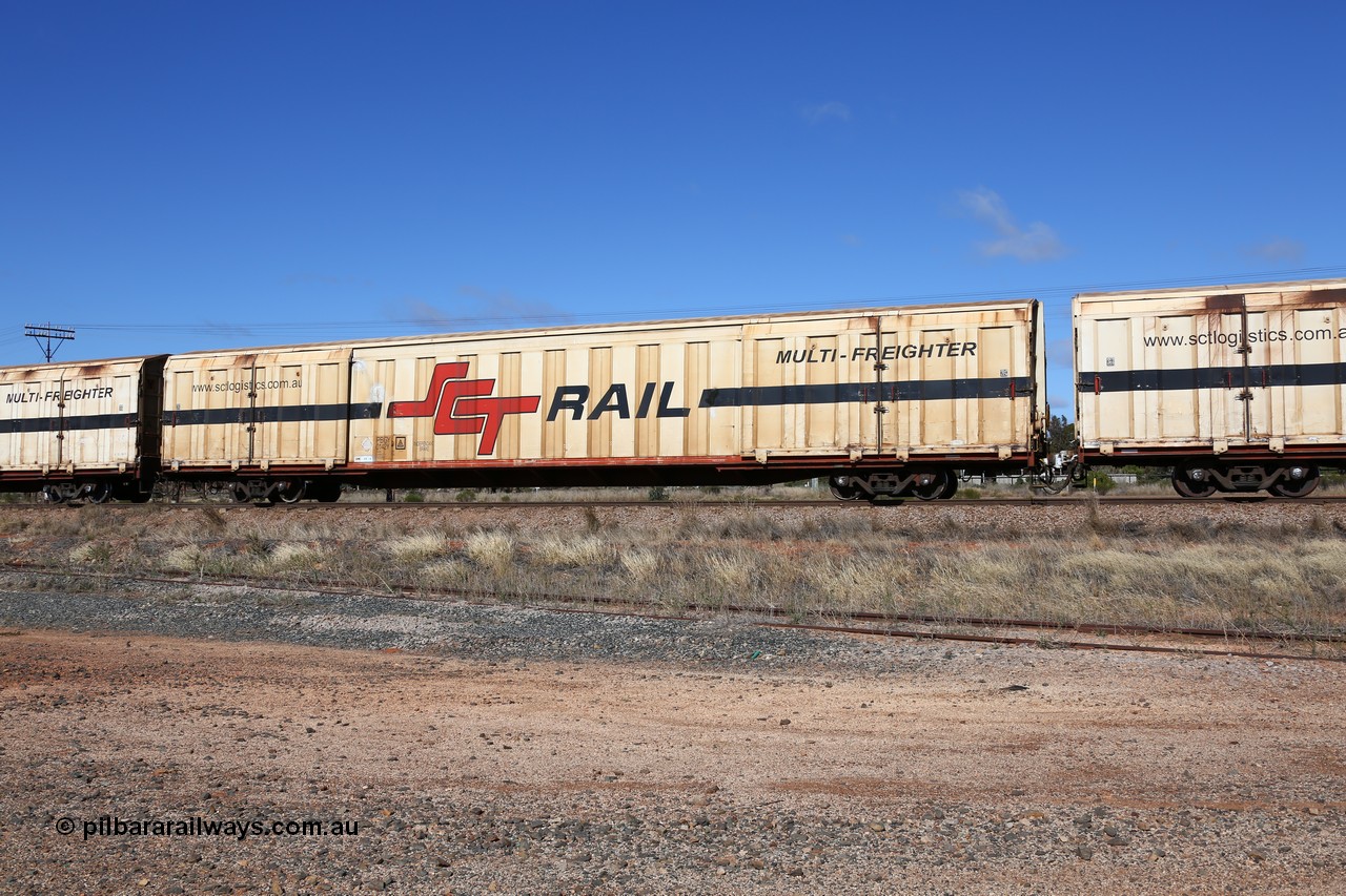160522 2232
Parkeston, SCT train 6MP9 operating from Melbourne to Perth, PBGY type covered van PBGY 0142 Multi-Freighter, one of eighty units built by Gemco WA with Independent Brake signage.
Keywords: PBGY-type;PBGY0142;Gemco-WA;