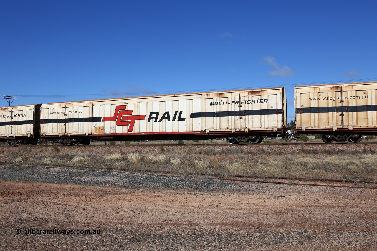 160522 2233
Parkeston, SCT train 6MP9 operating from Melbourne to Perth, PBGY type covered van PBGY 0113 Multi-Freighter, one of eighty units built by Gemco WA with Independent Brake signage.
Keywords: PBGY-type;PBGY0113;Gemco-WA;