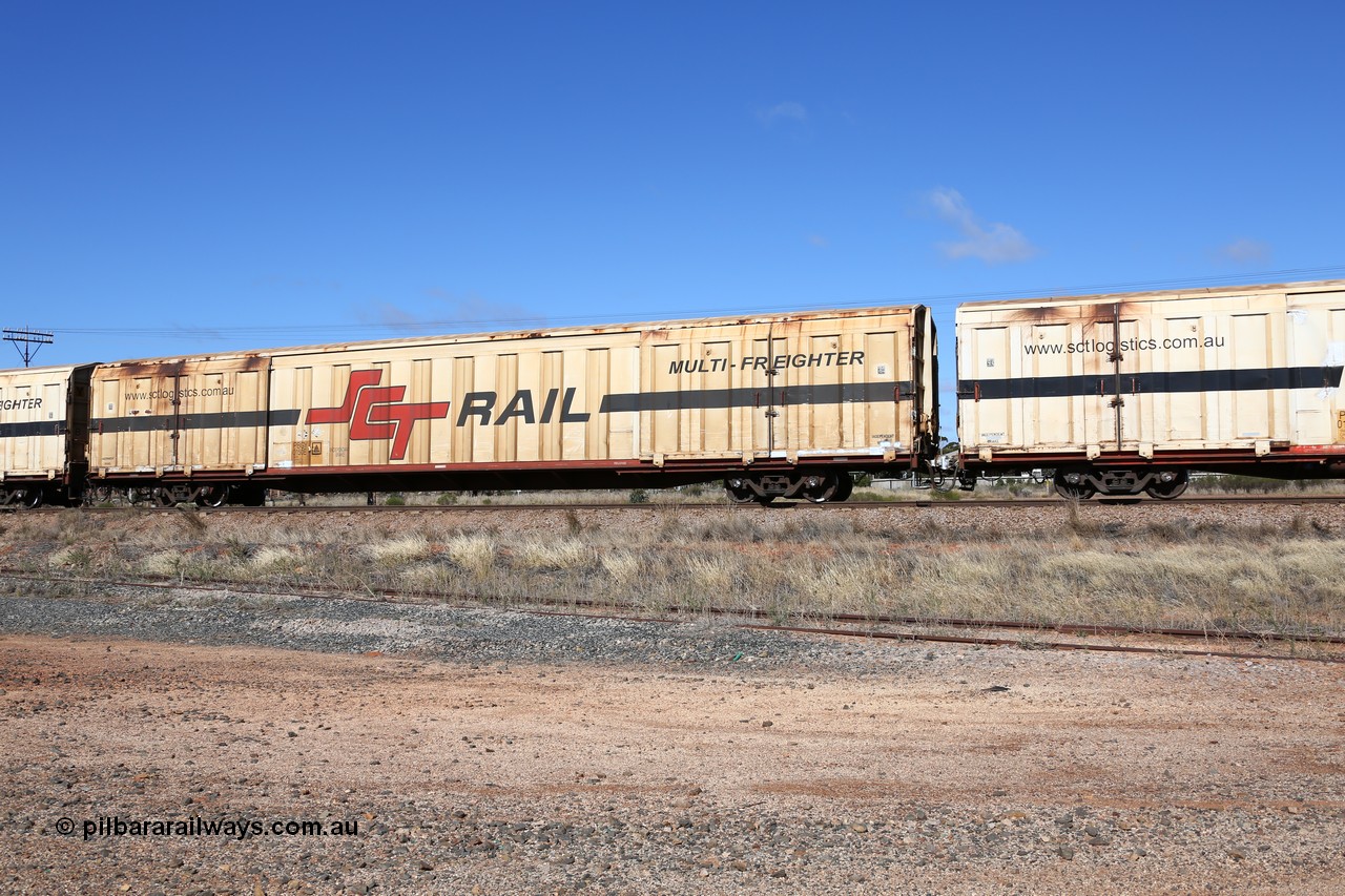 160522 2235
Parkeston, SCT train 6MP9 operating from Melbourne to Perth, PBGY type covered van PBGY 0150 Multi-Freighter, one of eighty units built by Gemco WA with Independent Brake signage.
Keywords: PBGY-type;PBGY0150;Gemco-WA;