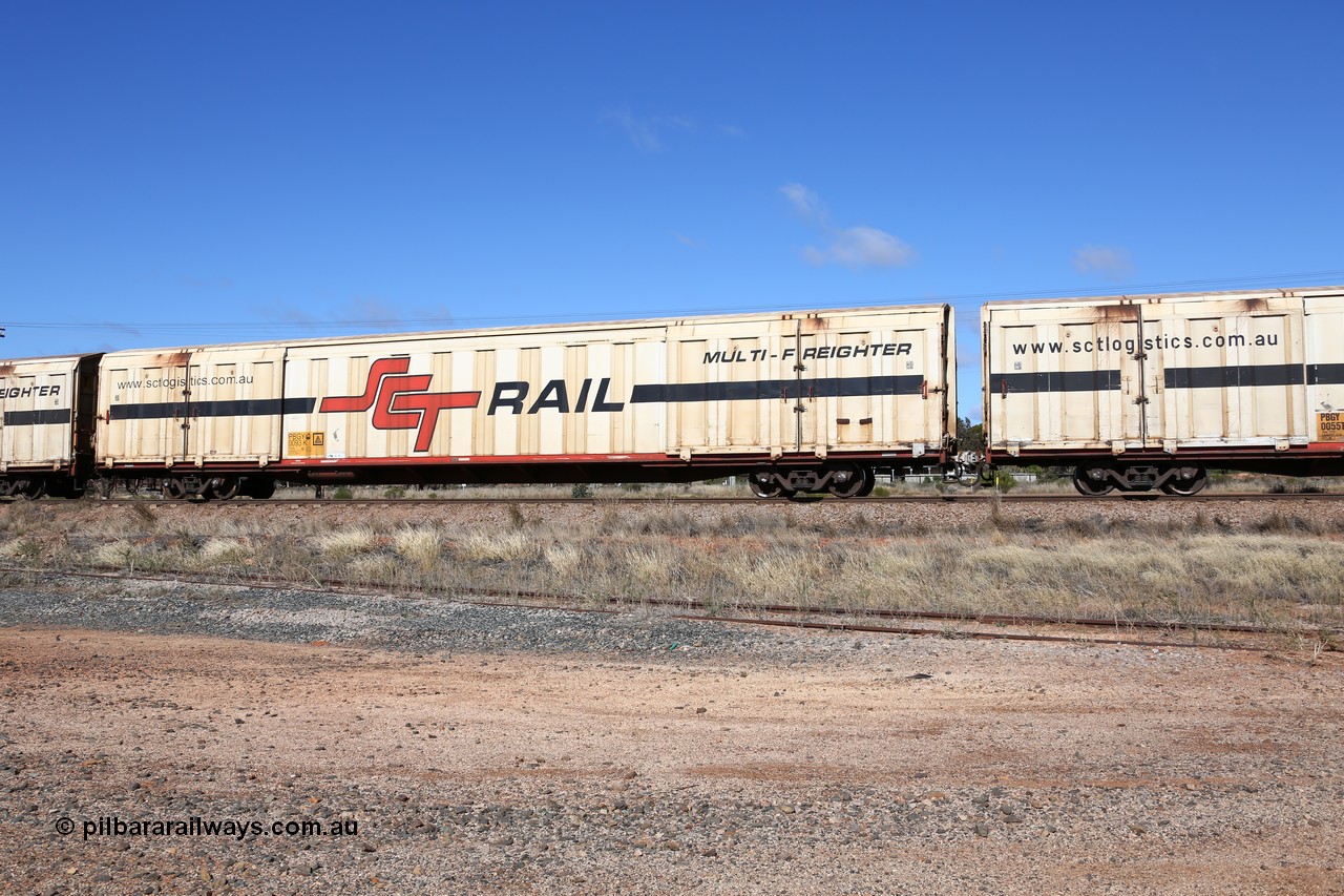 160522 2248
Parkeston, SCT train 6MP9 operating from Melbourne to Perth, PBGY type covered van PBGY 0093 Multi-Freighter, one of eighty units built by Gemco WA.
Keywords: PBGY-type;PBGY0093;Gemco-WA;