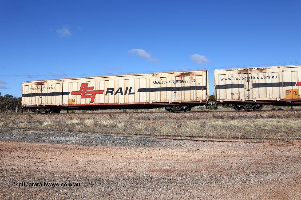 160522 2286
Parkeston, SCT train 6MP9 operating from Melbourne to Perth, PBGY type covered van PBGY 0157 Multi-Freighter, one of eighty units built by Gemco WA.
Keywords: PBGY-type;PBGY0157;Gemco-WA;