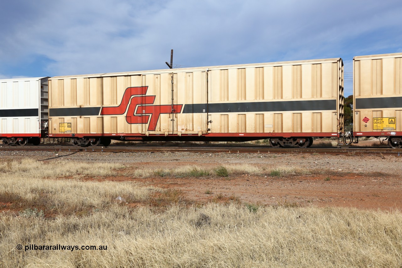 160523 2891
Parkeston, SCT train 7GP1 which operates from Parkes NSW (Goobang Junction) to Perth, PBHY type covered van PBHY 0034 Greater Freighter, one of a second batch of thirty units built by Gemco WA without the Greater Freighter signage.
Keywords: PBHY-type;PBHY0034;Gemco-WA;