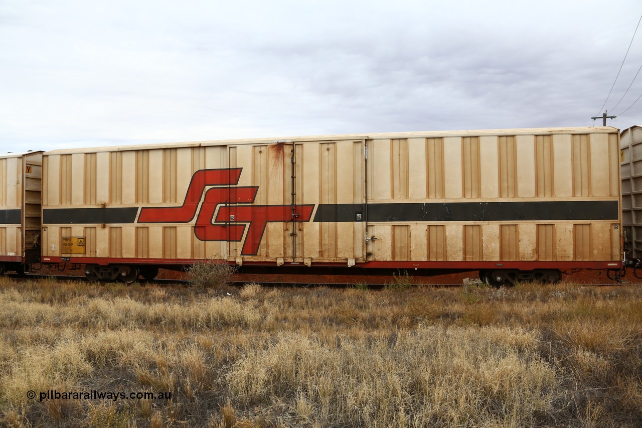 160524 3653
Kalgoorlie, SCT train 2PM9 operating from Perth to Melbourne, PBHY type covered van PBHY 0040 Greater Freighter, one of a second batch of thirty units built by Gemco WA.
Keywords: PBHY-type;PBHY0040;Gemco-WA;