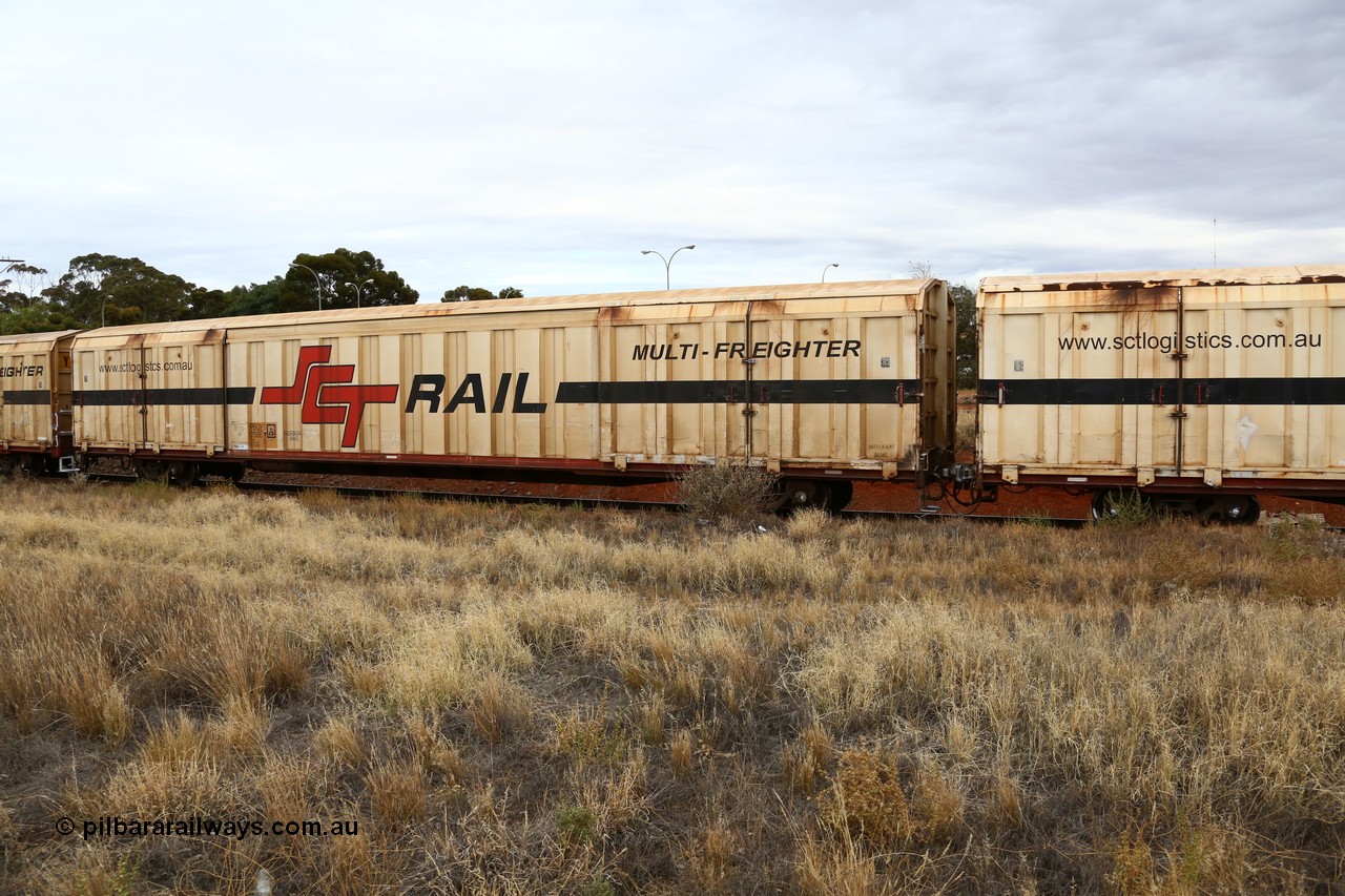 160524 3659
Kalgoorlie, SCT train 2PM9 operating from Perth to Melbourne, PBGY type covered van PBGY 0150 Multi-Freighter, one of eighty units built by Gemco WA, with Independent Brake signage.
Keywords: PBGY-type;PBGY0150;Gemco-WA;