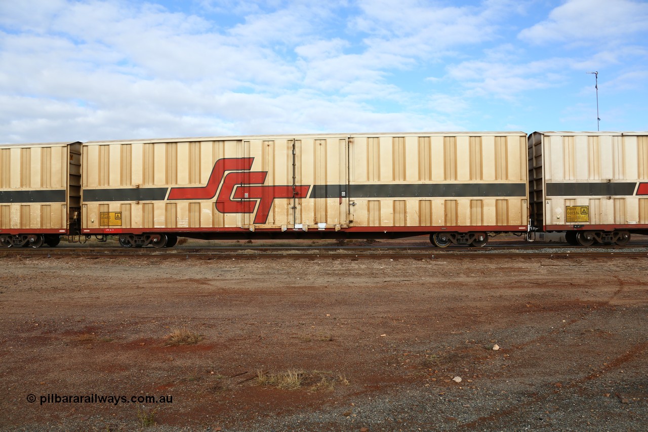 160525 4562
Parkeston, SCT train 3PG1 which operates from Perth to Parkes NSW (Goobang Junction), PBHY type covered van PBHY 0048 Greater Freighter, one of a second batch of thirty units built by Gemco WA without the Greater Freighter signage.
Keywords: PBHY-type;PBHY0048;Gemco-WA;