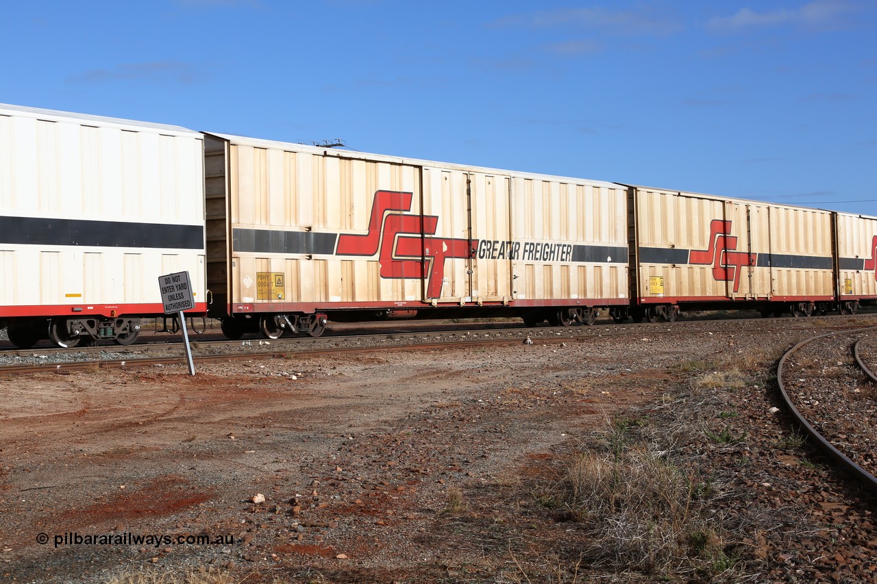 160525 4598
Parkeston, SCT train 3PG1 which operates from Perth to Parkes NSW (Goobang Junction), PBHY type covered van PBHY 0004 Greater Freighter, one of thirty five units built by Gemco WA in 2005.
Keywords: PBHY-type;PBHY0004;Gemco-WA;