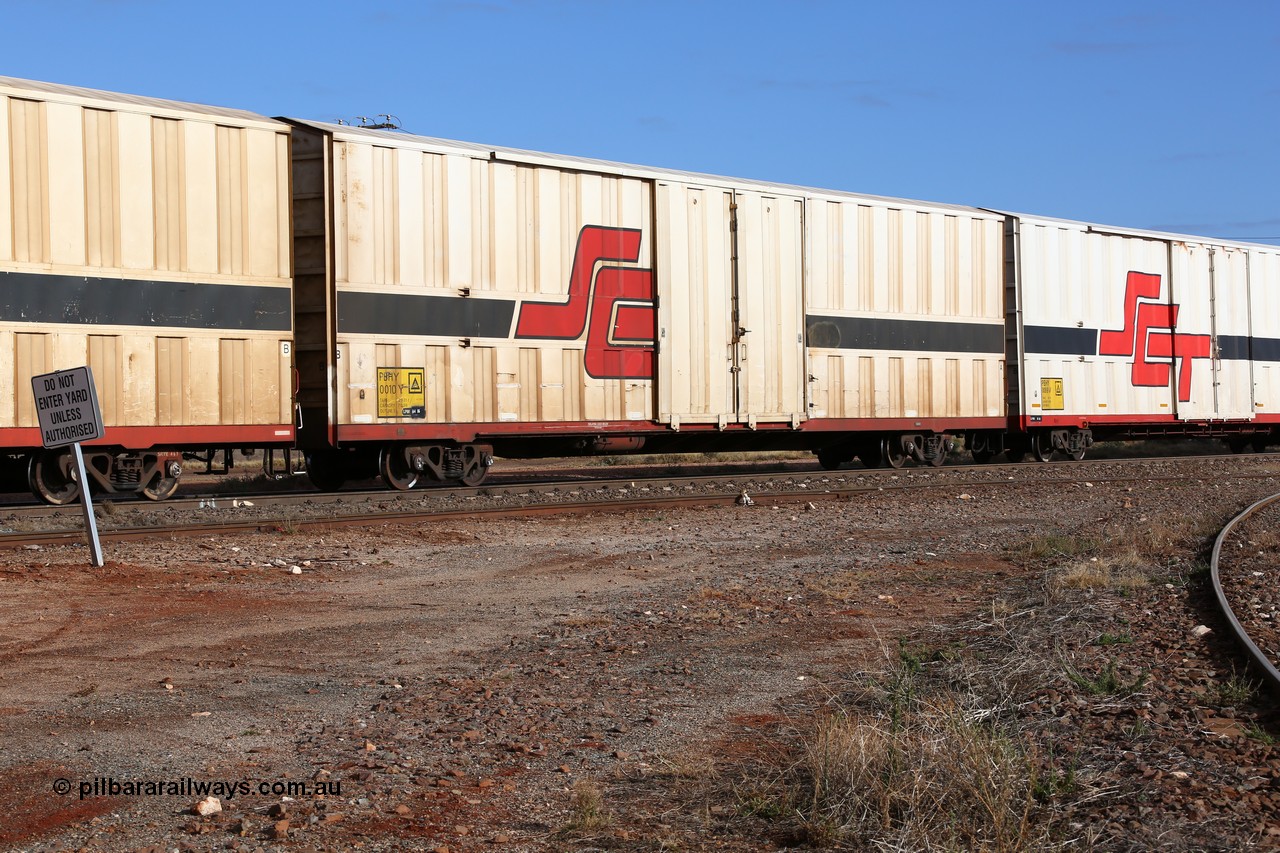 160525 4600
Parkeston, SCT train 3PG1 which operates from Perth to Parkes NSW (Goobang Junction), PBHY type covered van PBHY 0010 Greater Freighter, one of thirty five units built by Gemco WA in 2005 with plain white doors.
Keywords: PBHY-type;PBHY0010;Gemco-WA;