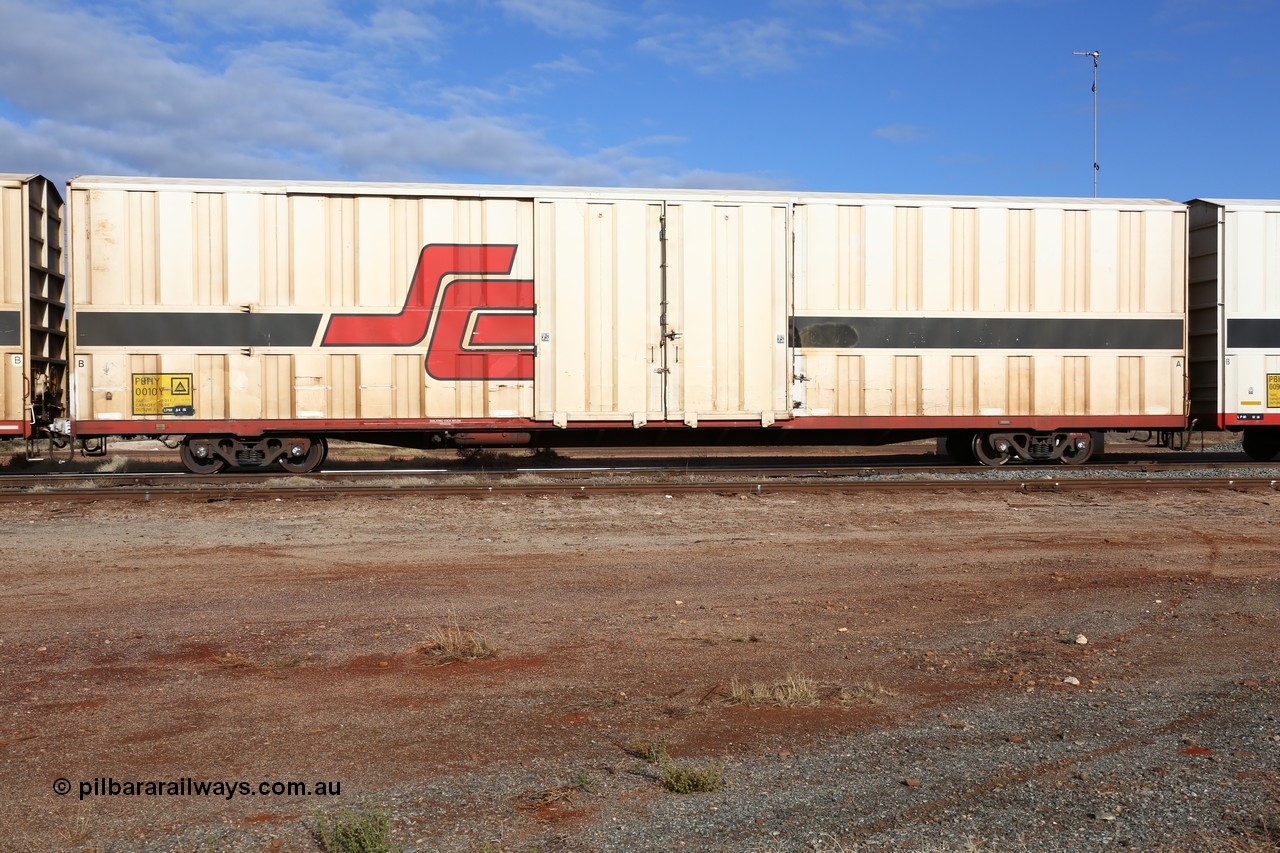 160525 4601
Parkeston, SCT train 3PG1 which operates from Perth to Parkes NSW (Goobang Junction), PBHY type covered van PBHY 0010 Greater Freighter, one of thirty five units built by Gemco WA in 2005 with plain white doors.
Keywords: PBHY-type;PBHY0010;Gemco-WA;