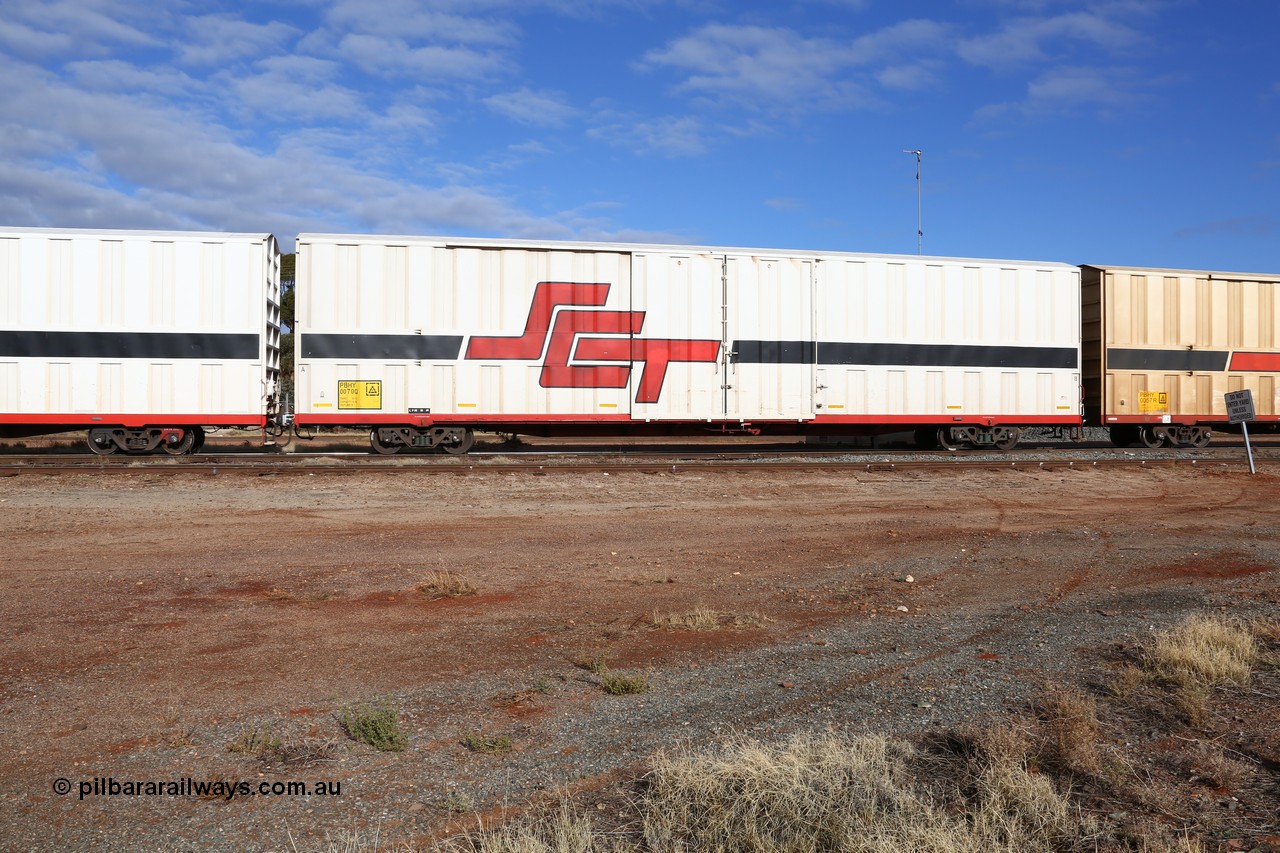 160525 4604
Parkeston, SCT train 3PG1 which operates from Perth to Parkes NSW (Goobang Junction), PBHY type covered van PBHY 0070 Greater Freighter, built by CSR Meishan Rolling Stock Co China in 2014.
Keywords: PBHY-type;PBHY0070;CSR-Meishan-China;