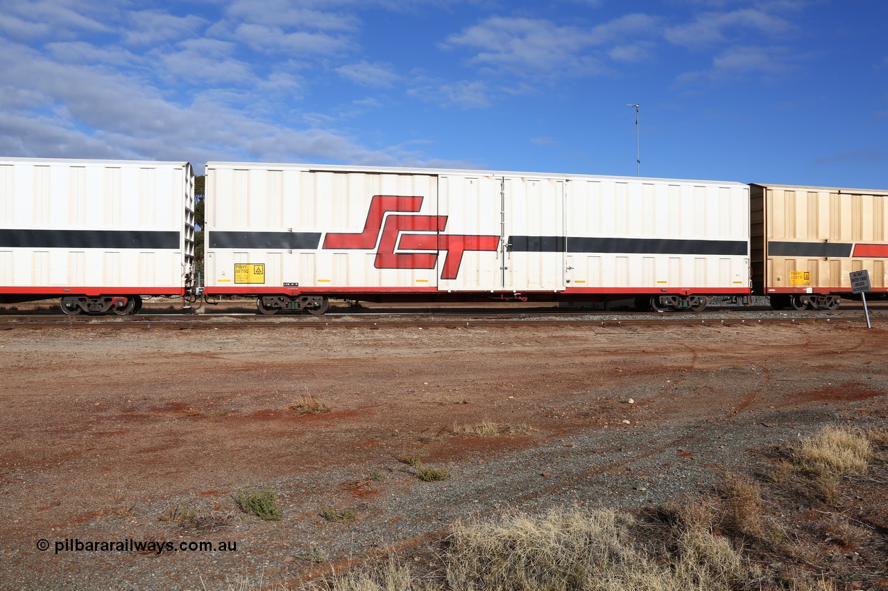 160525 4604
Parkeston, SCT train 3PG1 which operates from Perth to Parkes NSW (Goobang Junction), PBHY type covered van PBHY 0070 Greater Freighter, built by CSR Meishan Rolling Stock Co China in 2014.
Keywords: PBHY-type;PBHY0070;CSR-Meishan-China;