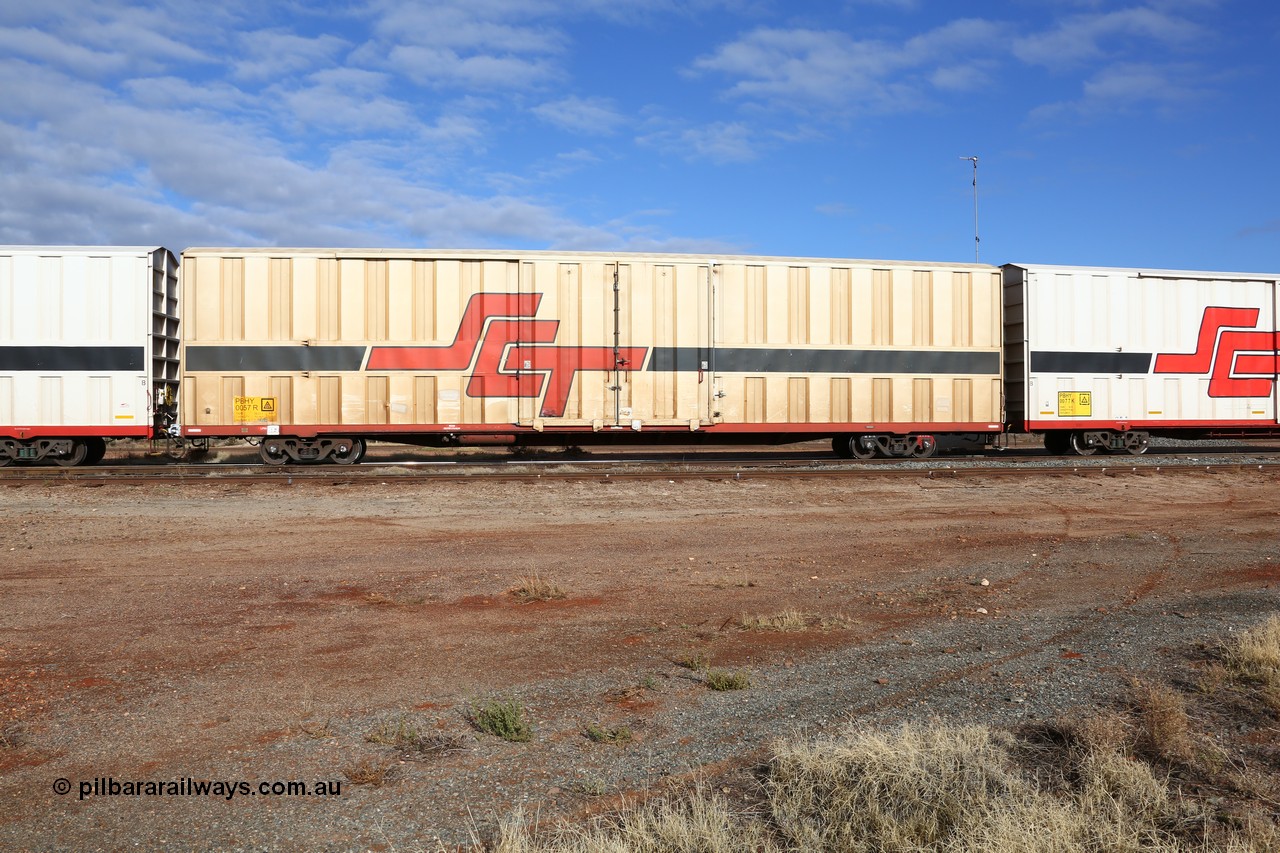 160525 4605
Parkeston, SCT train 3PG1 which operates from Perth to Parkes NSW (Goobang Junction), PBHY type covered van PBHY 0057 Greater Freighter, one of a second batch of thirty units built by Gemco WA.
Keywords: PBHY-type;PBHY0057;Gemco-WA;