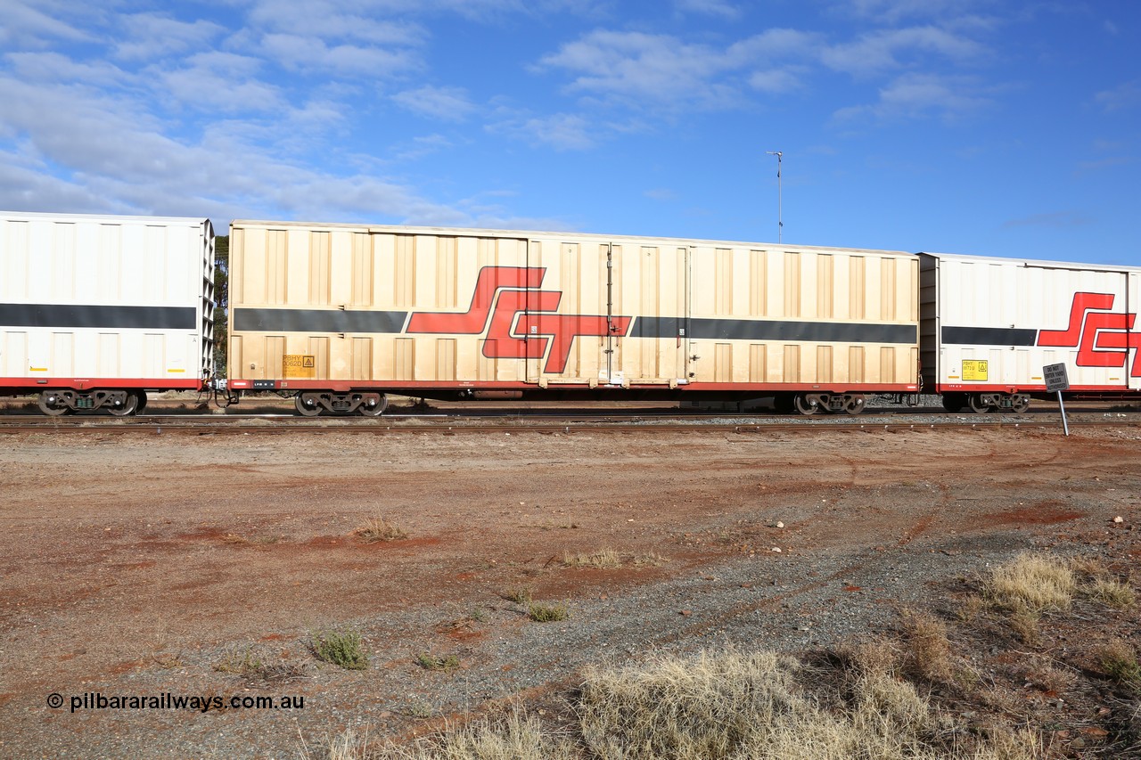 160525 4607
Parkeston, SCT train 3PG1 which operates from Perth to Parkes NSW (Goobang Junction), PBHY type covered van PBHY 0062 Greater Freighter, one of a second batch of thirty units built by Gemco WA without the Greater Freighter signage.
Keywords: PBHY-type;PBHY0062;Gemco-WA;