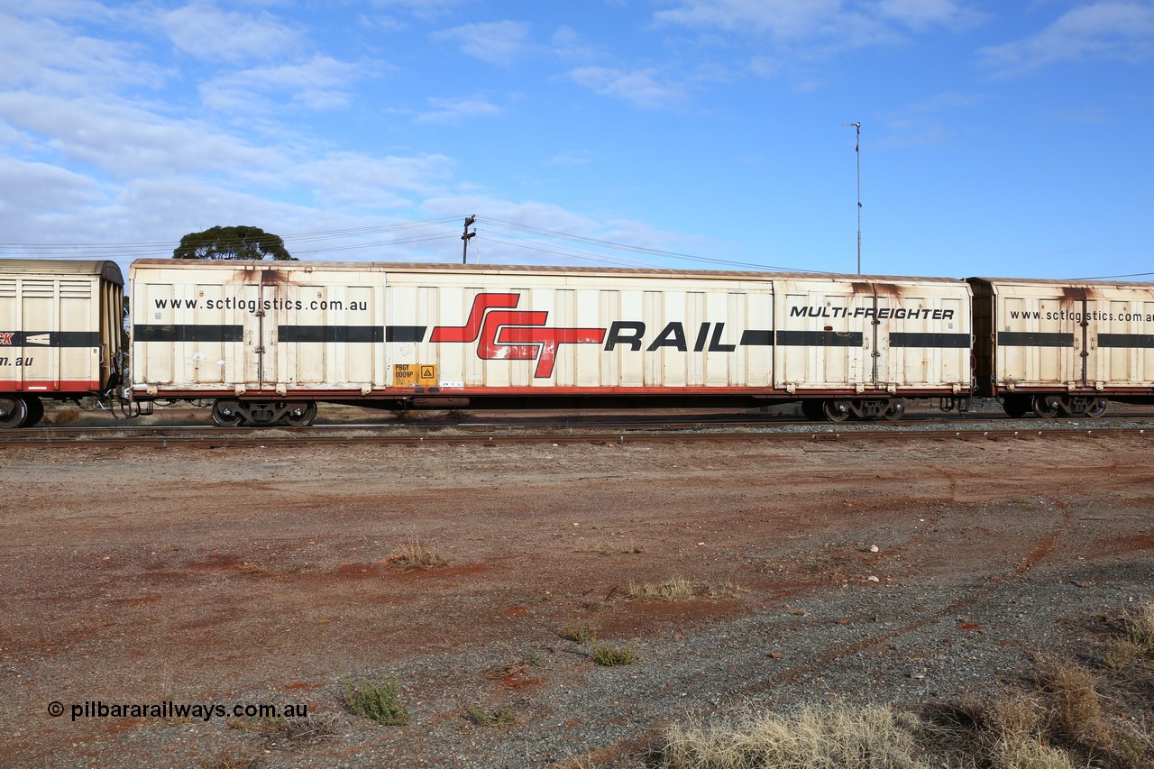160525 4622
Parkeston, SCT train 3PG1 which operates from Perth to Parkes NSW (Goobang Junction), PBGY type PBGY 0009 Multi-Freighter, one of eighty two waggons built by Queensland Rail Redbank Workshops in 2005.
Keywords: PBGY-type;PBGY0009;Qld-Rail-Redbank-WS;