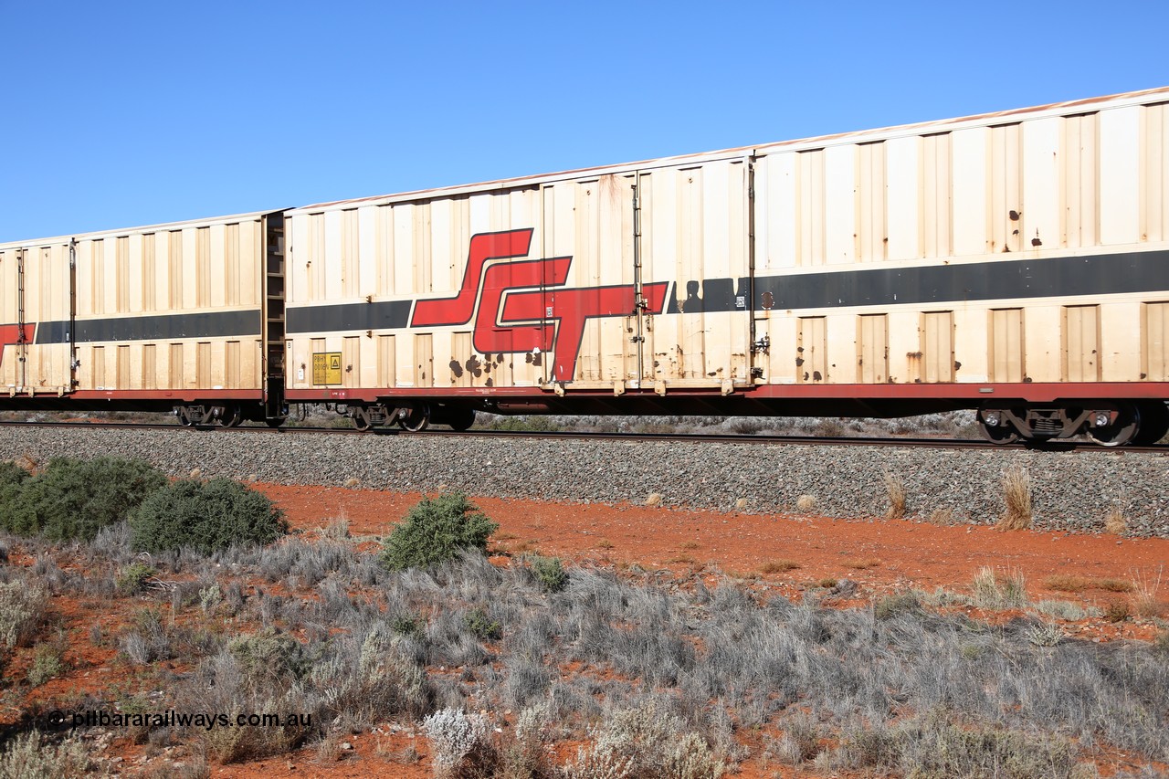 160527 5533
Blamey crossing loop at the 1692 km, SCT train 5PM9 operating from Perth to Melbourne, PBHY type covered van PBHY 0016 Greater Freighter, one of thirty five units built by Gemco WA in 2005 without the Greater Freighter signage.
Keywords: PBHY-type;PBHY0016;Gemco-WA;