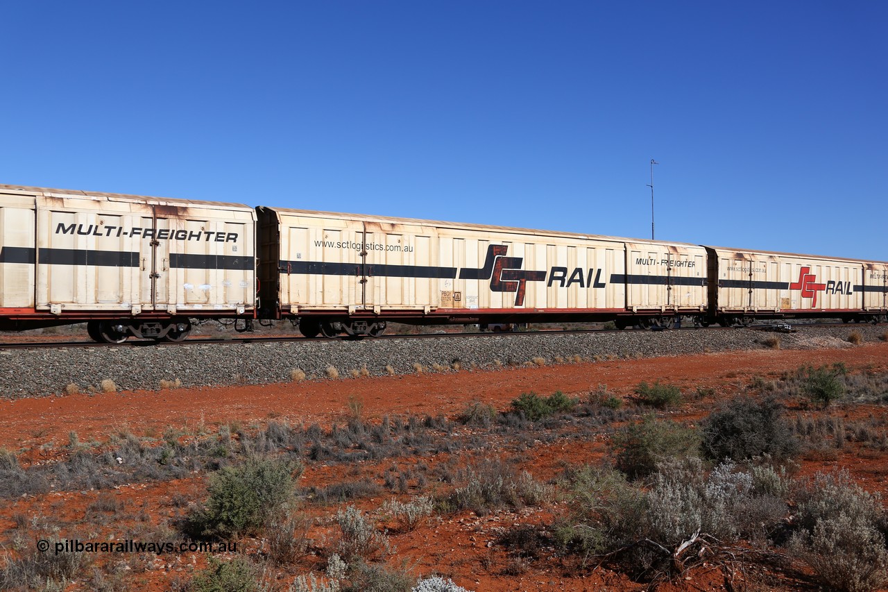 160527 5543
Blamey crossing loop at the 1692 km, SCT train 5PM9 operating from Perth to Melbourne, PBGY type covered van PBGY 0112 Multi-Freighter, one of eighty units built by Gemco WA, with Independent Brake signage.
Keywords: PBGY-type;PBGY0112;Gemco-WA;