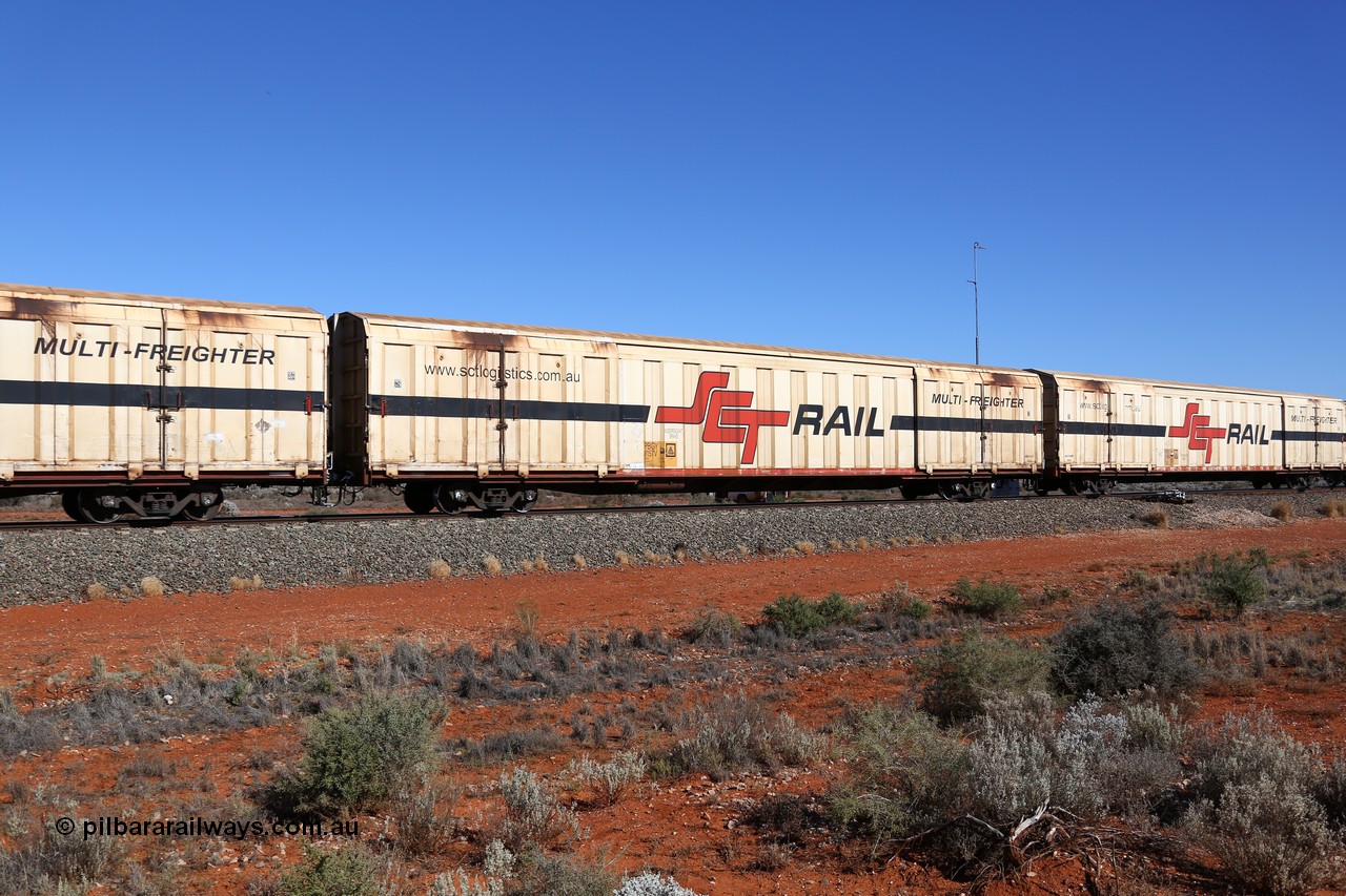 160527 5545
Blamey crossing loop at the 1692 km, SCT train 5PM9 operating from Perth to Melbourne, PBGY type covered van PBGY 0157 Multi-Freighter, one of eighty units built by Gemco WA, with Independent Brake signage.
Keywords: PBGY-type;PBGY0157;Gemco-WA;