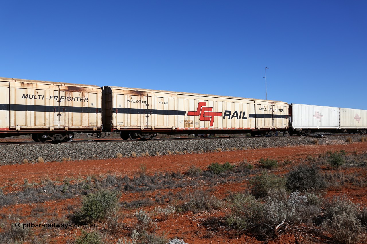 160527 5546
Blamey crossing loop at the 1692 km, SCT train 5PM9 operating from Perth to Melbourne, PBGY type covered van PBGY 0156 Multi-Freighter, one of eighty units built by Gemco WA, with Independent Brake signage.
Keywords: PBGY-type;PBGY0156;Gemco-WA;