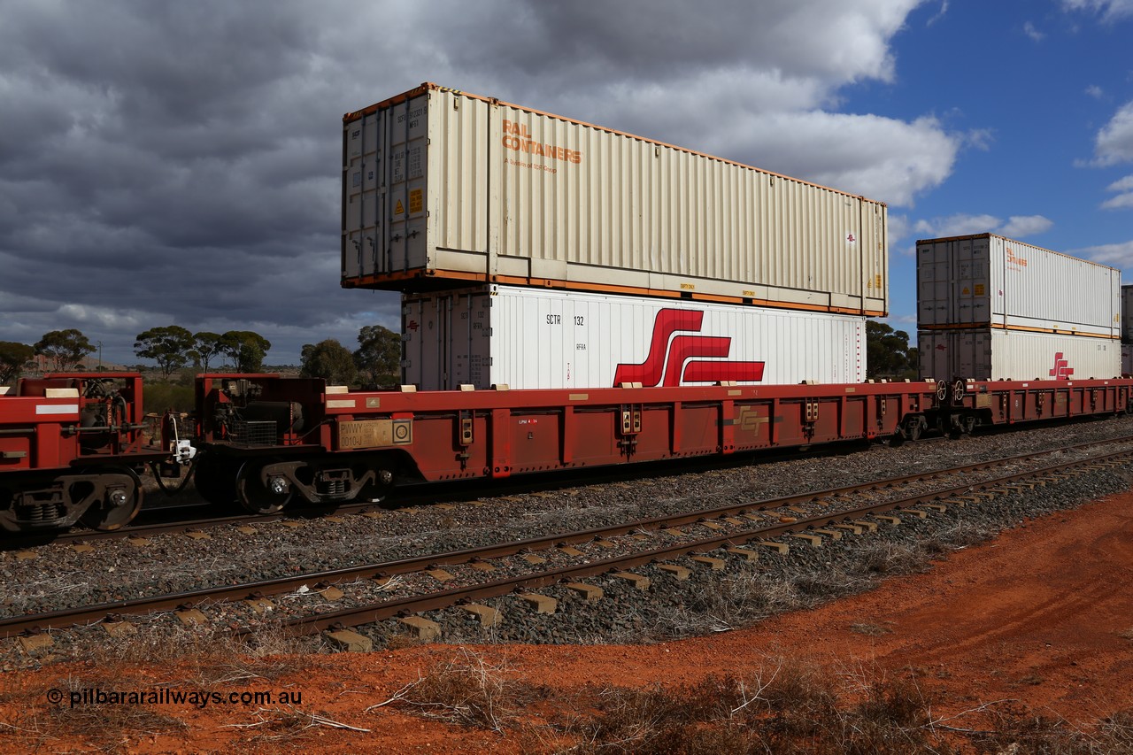 160529 8886
Parkeston, SCT train 6MP9 operating from Melbourne to Perth, PWWY type PWWY 0010 one of forty well waggons built by Bradken NSW for SCT, loaded with a 40' RFRA type SCT reefer SCTR 132 and a 48' MFG1 Rail Containers unit SCFU 912321 with SCT decals.
Keywords: PWWY-type;PWWY0010;Bradken-NSW;