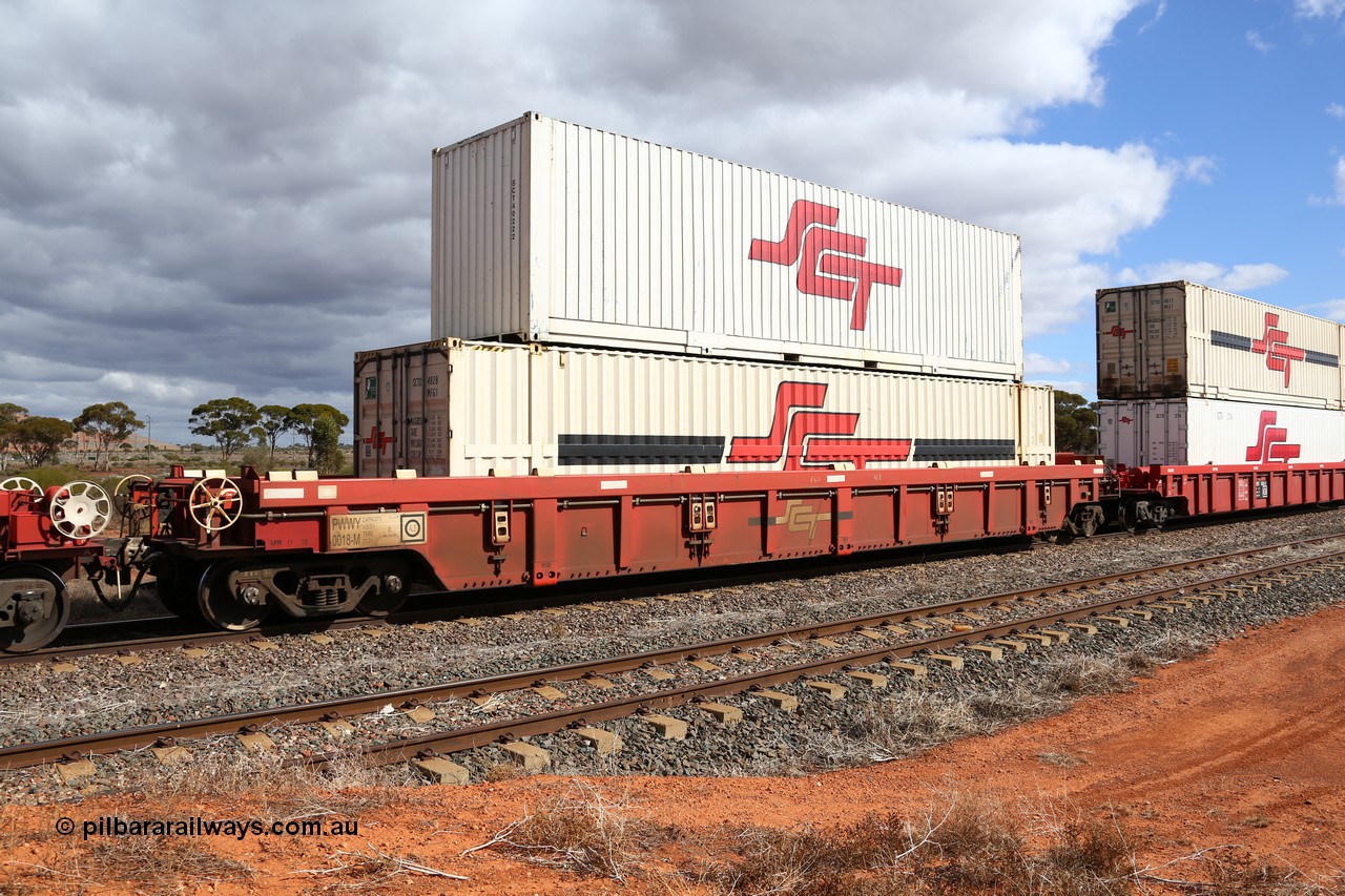 160529 8890
Parkeston, SCT train 6MP9 operating from Melbourne to Perth, PWWY type PWWY 0018 one of forty well waggons built by Bradken NSW for SCT, loaded with a 48' MFG1 SCT box SCTDS 4828 and an SCT 40' box SCT 40222.
Keywords: PWWY-type;PWWY0018;Bradken-NSW;