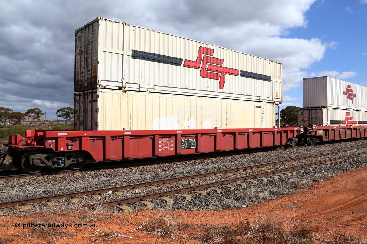 160529 8891
Parkeston, SCT train 6MP9 operating from Melbourne to Perth, PWXY type PWXY 0012 one of twelve well waggons built by CSR Meishan Rolling Stock Co of China for SCT in 2008, loaded with a 46' former Macfield reefer now numbered RTR 02 and a 48' MFG1 type SCT box SCTDS 4860.
Keywords: PWXY-type;PWXY0012;CSR-Meishan-China;