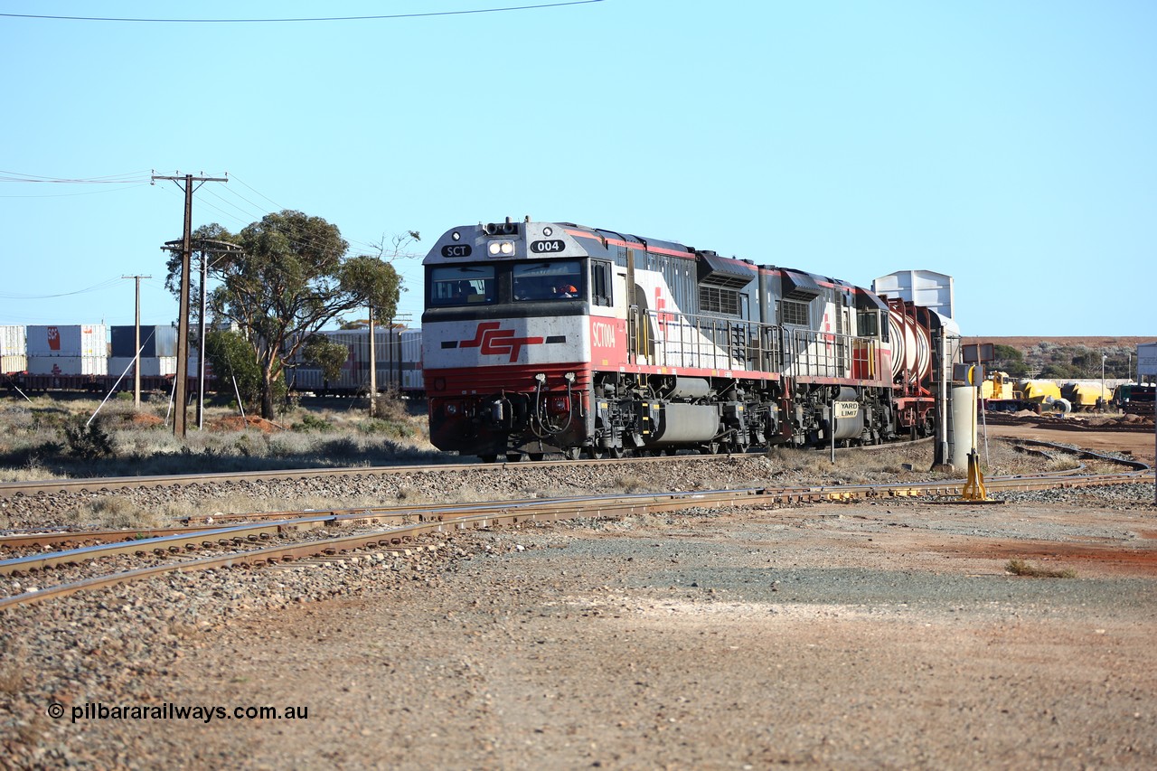 160530 9085
Parkeston, SCT train 1PM9 operates mostly empty from Perth to Melbourne, seen here arriving to take the loop behind EDI Downer built EMD model GT46C-ACe unit SCT 004 serial 97-1728 and SCT 006 with 66 waggons for 2479 tonnes and 1603 metres length, the former AN Parkeston yard can be seen to the right, now used by Cockburn Lime.
Keywords: SCT-class;SCT004;07-1728;EDI-Downer;EMD;GT46C-ACe;