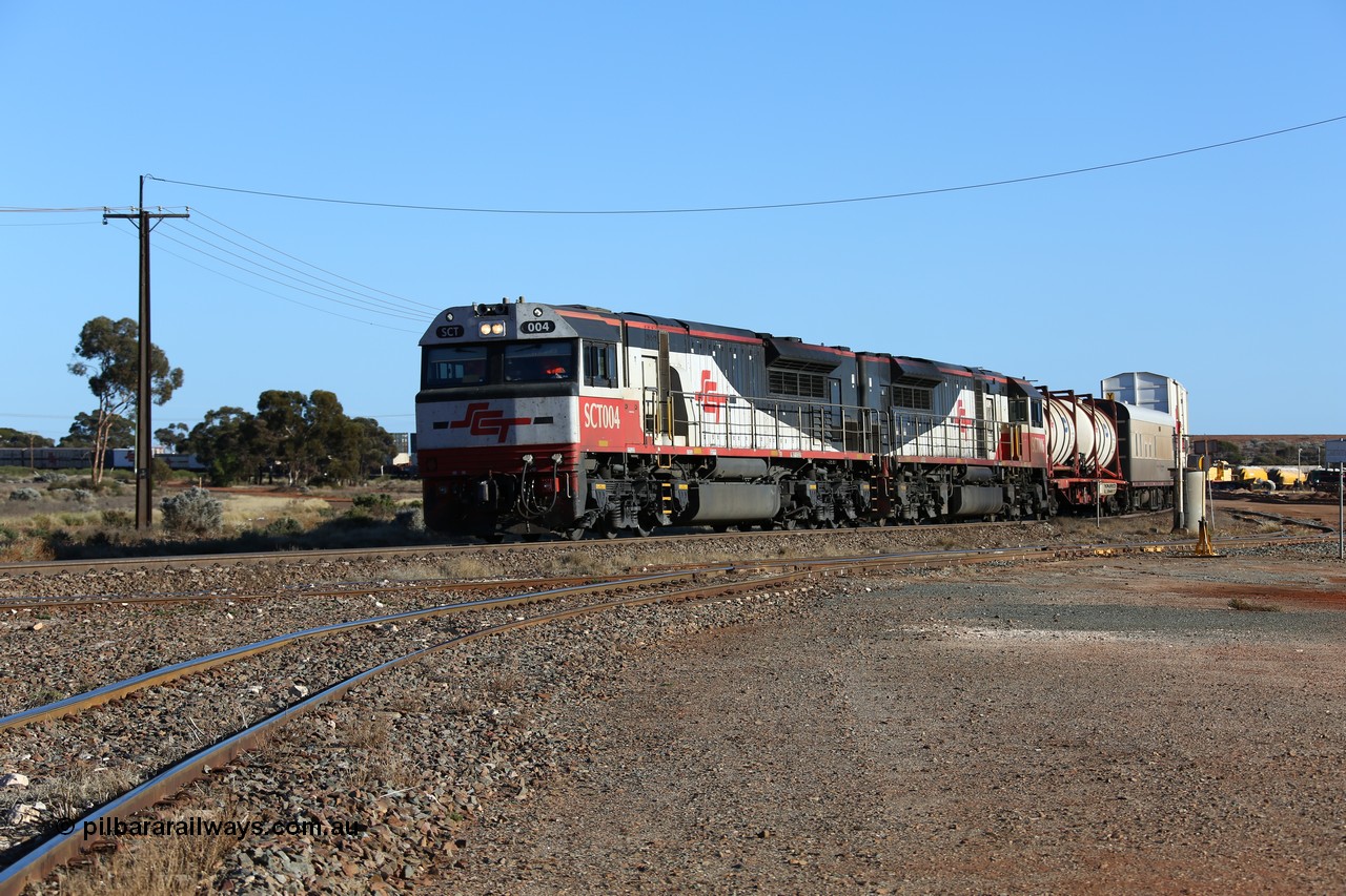 160530 9086
Parkeston, SCT train 1PM9 operates mostly empty from Perth to Melbourne, seen here arriving to take the loop behind EDI Downer built EMD model GT46C-ACe unit SCT 004 serial 97-1728 and SCT 006 with 66 waggons for 2479 tonnes and 1603 metres length.
Keywords: SCT-class;SCT004;07-1728;EDI-Downer;EMD;GT46C-ACe;