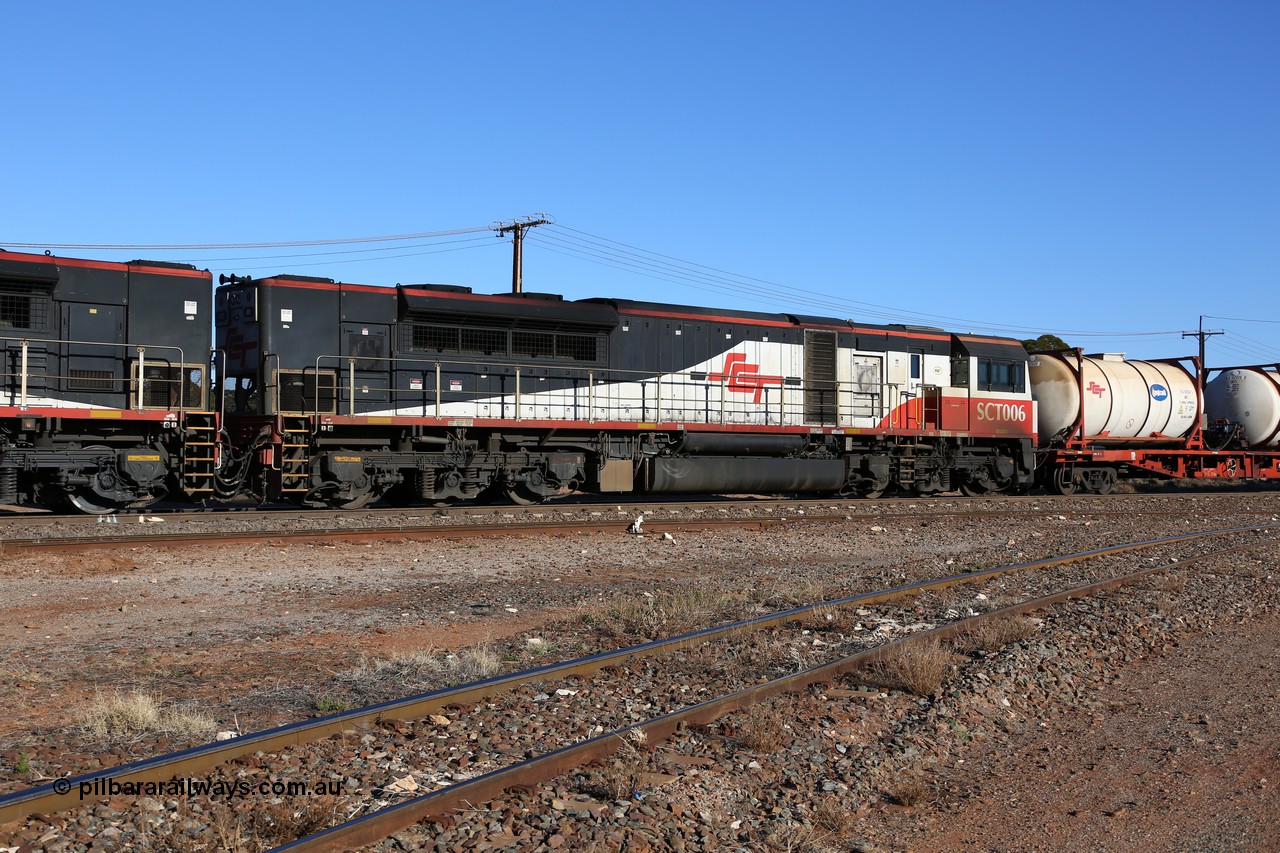 160530 9089
Parkeston, SCT train 1PM9 operates mostly empty from Perth to Melbourne, second unit EDI Downer built EMD model GT46C-ACe unit SCT 006 serial 97-1730. SCT introduced these AC traction locomotives to reduce the normal power consist from three DC locos to two AC locos.
Keywords: SCT-class;SCT006;EDI-Downer;EMD;GT46C-ACe;07-1730;