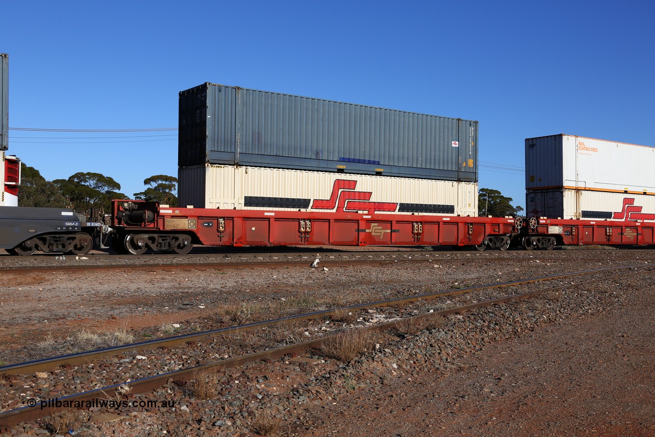 160530 9114
Parkeston, SCT train 1PM9 operates mostly empty from Perth to Melbourne, PWWY type PWWY 0011 one of forty well waggons built by Bradken NSW for SCT, loaded with two 48' MFG1 type boxes, SCTDS 4840 and plain blue SCFU 407039 with SCT decals.
Keywords: PWWY-type;PWWY0011;Bradken-NSW;