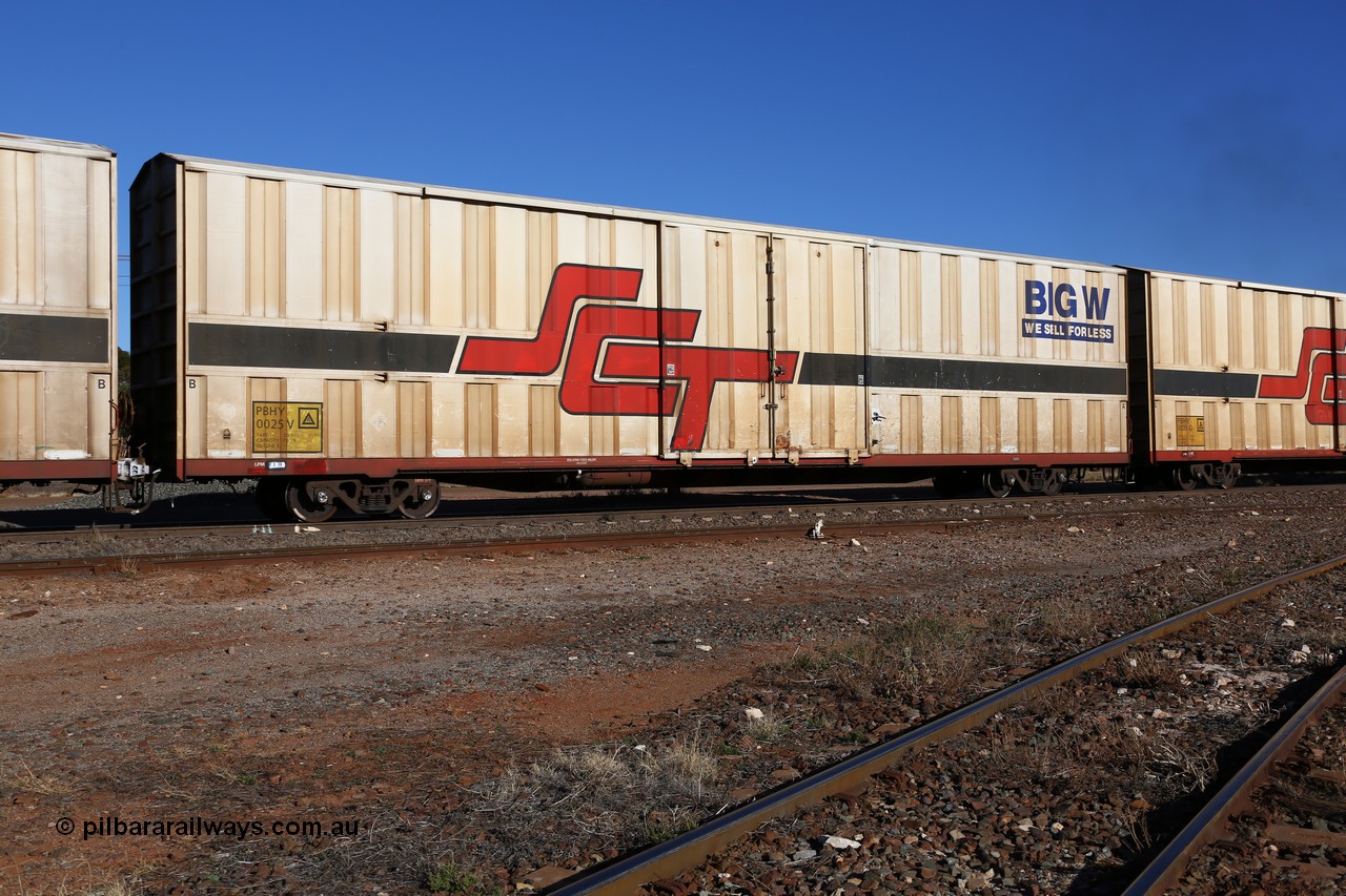 160530 9174
Parkeston, SCT train 7GP1 which operates from Parkes NSW (Goobang Junction) to Perth, PBHY type covered van PBHY 0025 Greater Freighter, one of thirty five units built by Gemco WA in 2005 without the Greater Freighter signage but with Big W We Sell For Less logo.
Keywords: PBHY-type;PBHY0025;Gemco-WA;