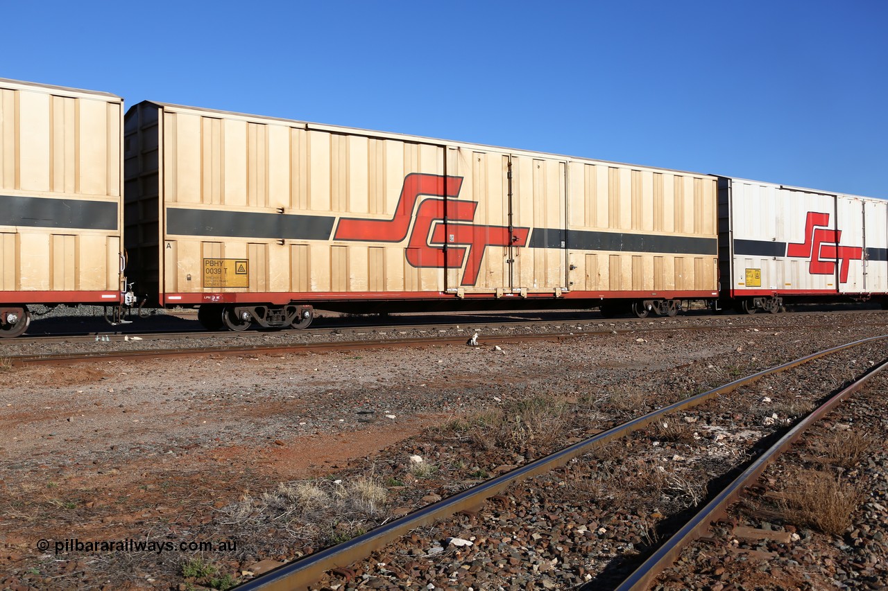 160530 9206
Parkeston, SCT train 7GP1 which operates from Parkes NSW (Goobang Junction) to Perth, PBHY type covered van PBHY 0039 Greater Freighter, one of a second batch of thirty units built by Gemco WA without the Greater Freighter signage.
Keywords: PBHY-type;PBHY0039;Gemco-WA;