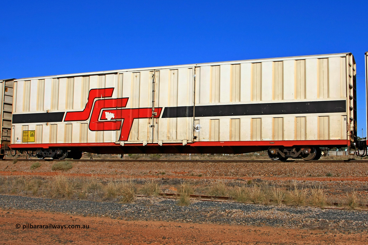 100603 8969
Parkeston, SCT train 3MP9, PBHY type covered van PBHY 0014 Greater Freighter, one of thirty five units built by Gemco WA in 2005 without the Greater Freighter signage.
Keywords: PBHY-type;PBHY0014;Gemco-WA;