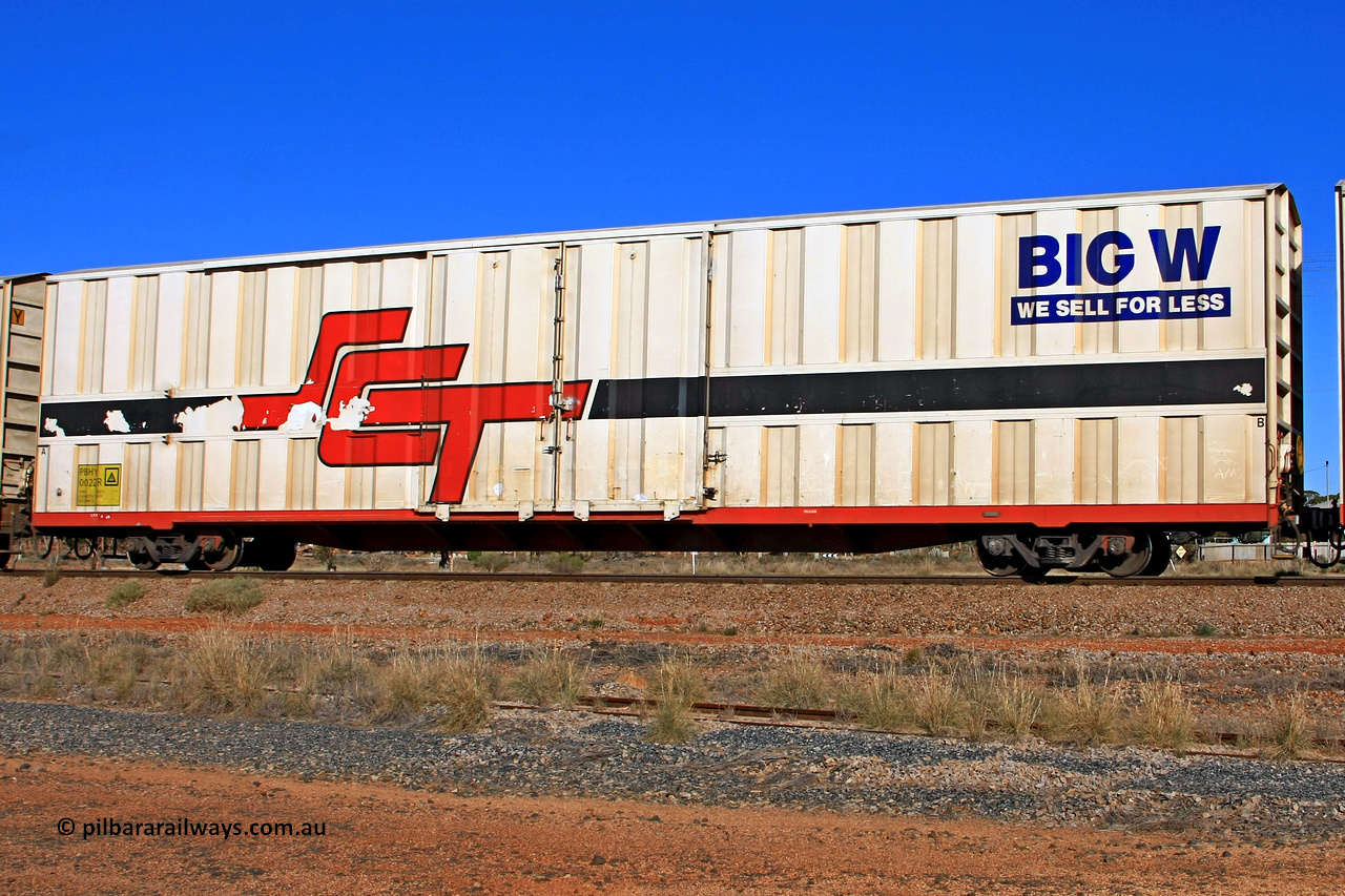 100603 8972
Parkeston, SCT train 3MP9, PBHY type covered van PBHY 0022 Greater Freighter, one of thirty five units built by Gemco WA in 2005 without the Greater Freighter signage but with Big W We Sell For Less logo.
Keywords: PBHY-type;PBHY0022;Gemco-WA;