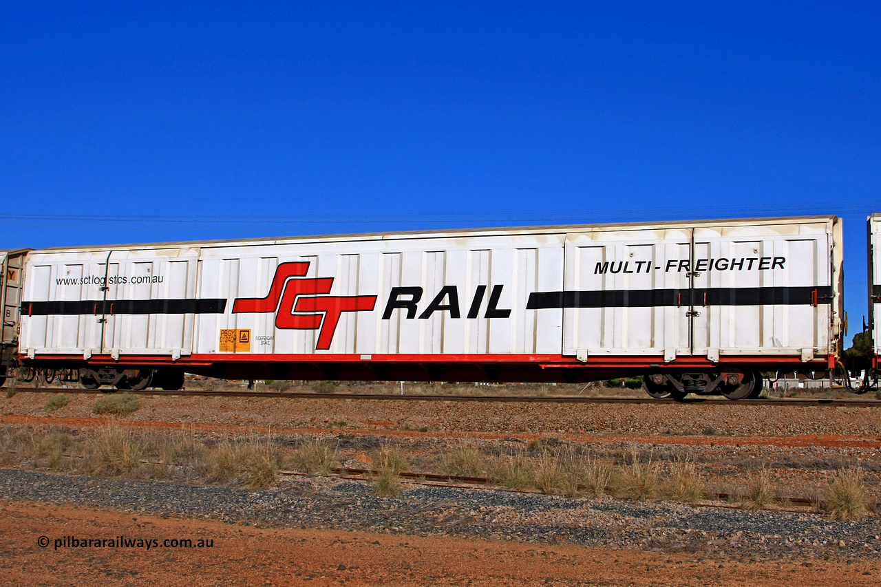 100603 8983
Parkeston, SCT train 3MP9, PBGY type covered van PBGY 0124 Multi-Freighter, one of eighty units built by Gemco WA in 2008, with Independent Brake signage.
Keywords: PBGY-type;PBGY0124;Gemco-WA;